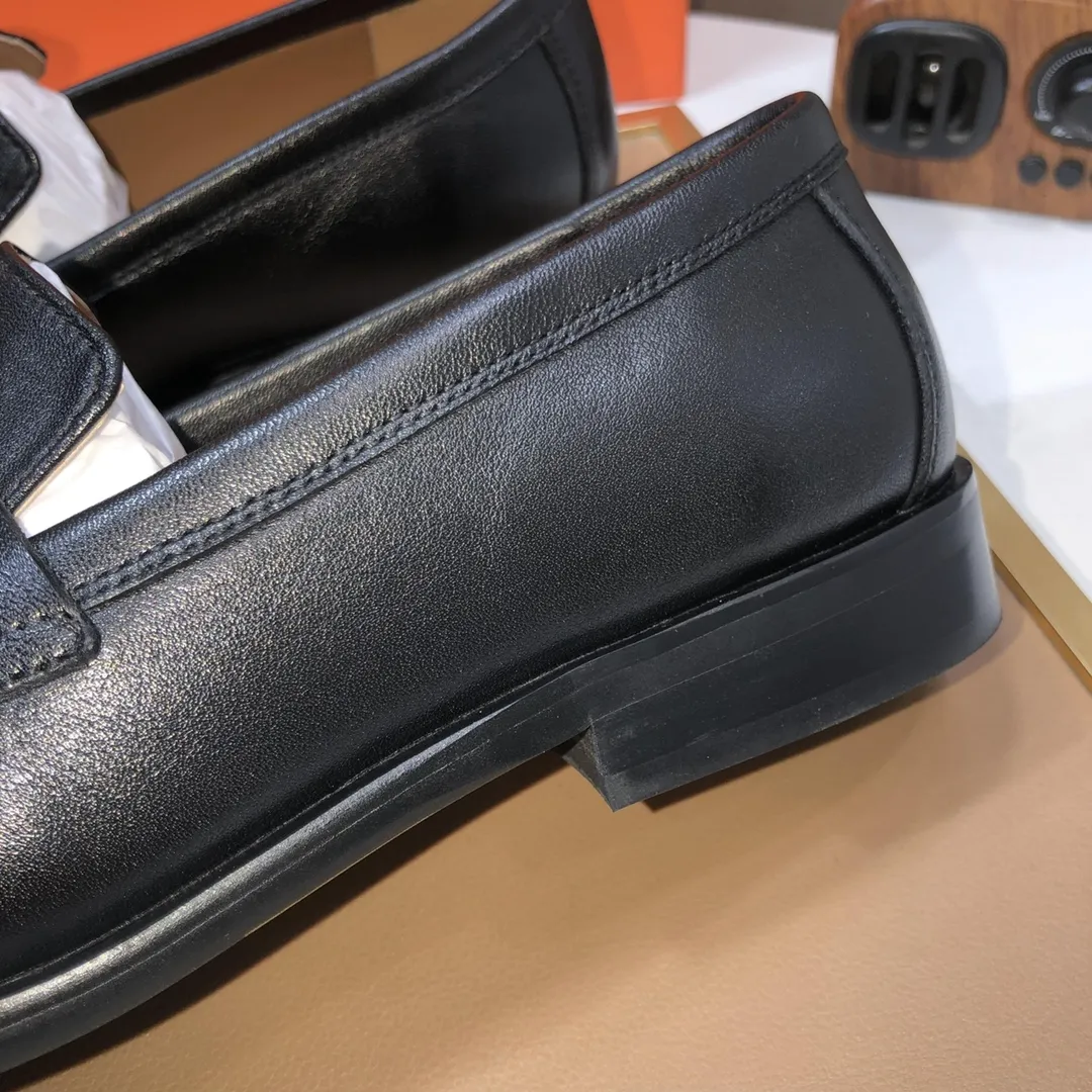 Men's shoes💰460💰[HERMES] (sheepskin lining)🍀Italian top luxury🍀He does not pursue novel styles and gorgeous colors, but attracts the favor of successful men with his flawless, elegant and classic style. Formal leather shoes This very comfortable, simple and stable style allows you to easily match any style! The pattern is absolutely 1:1 refined from the original case, and we strive for excellence in materials, imported cowhide + sheepskin lining💪💪💪extraordinary texture👍! .Black Brown Size: 38-45 (45 customized)